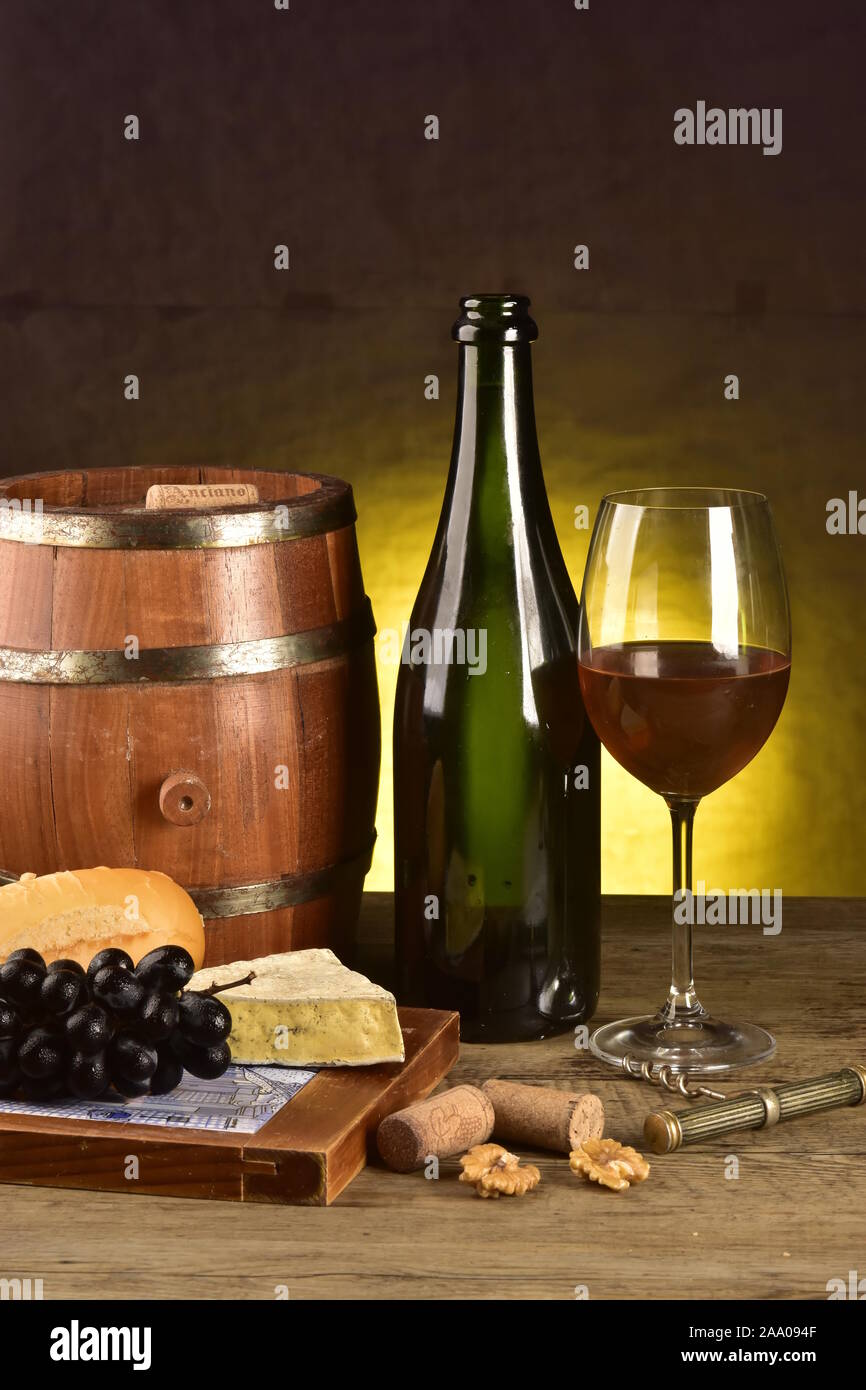 Vino bianco foto concetto, con frutta e formaggio Foto Stock