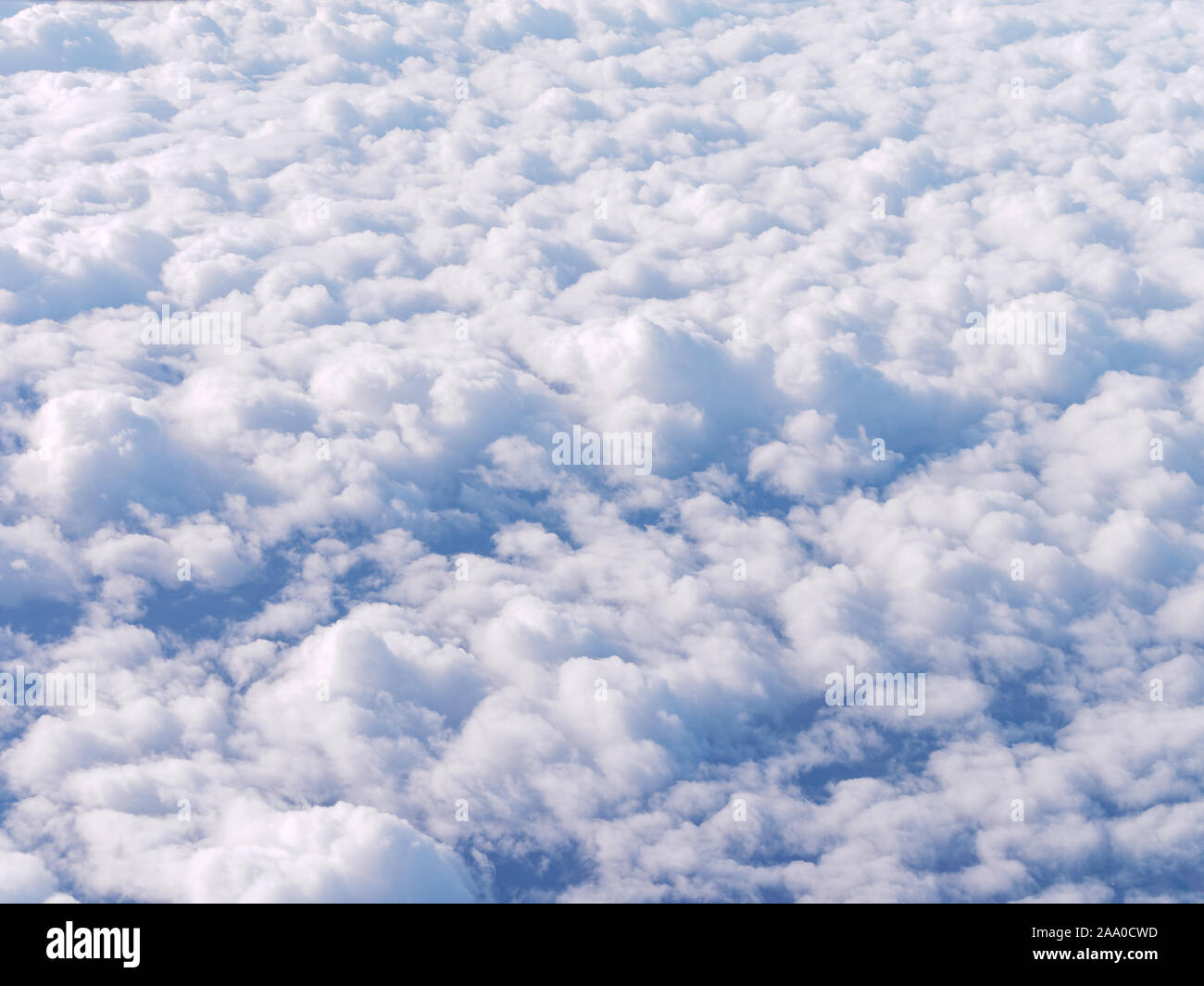 Belle le nuvole dalla finestra di aereo. Foto Stock