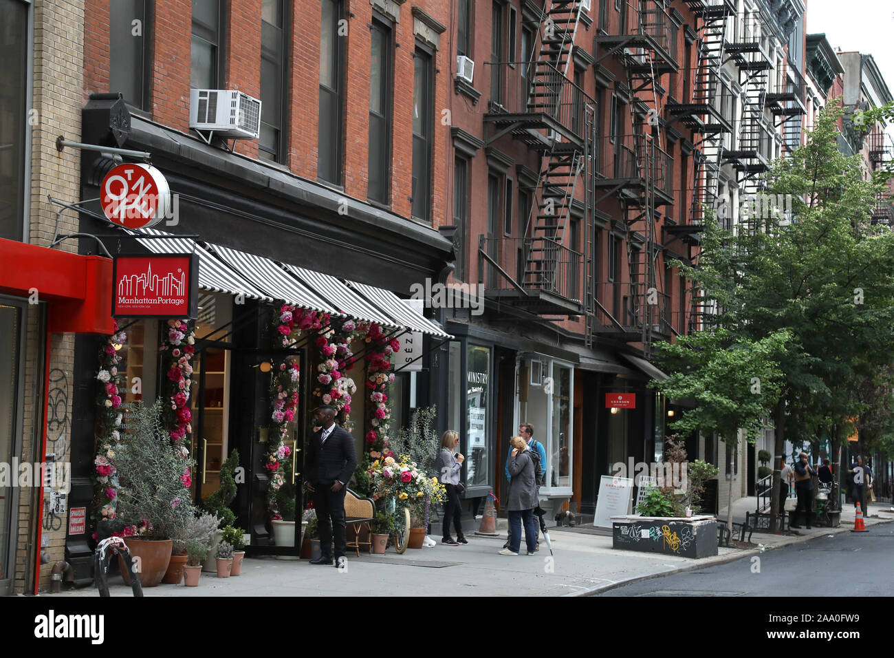 Scena di vicinato su Elizabeth Street in Nolita, Manhattan, New York. Foto Stock