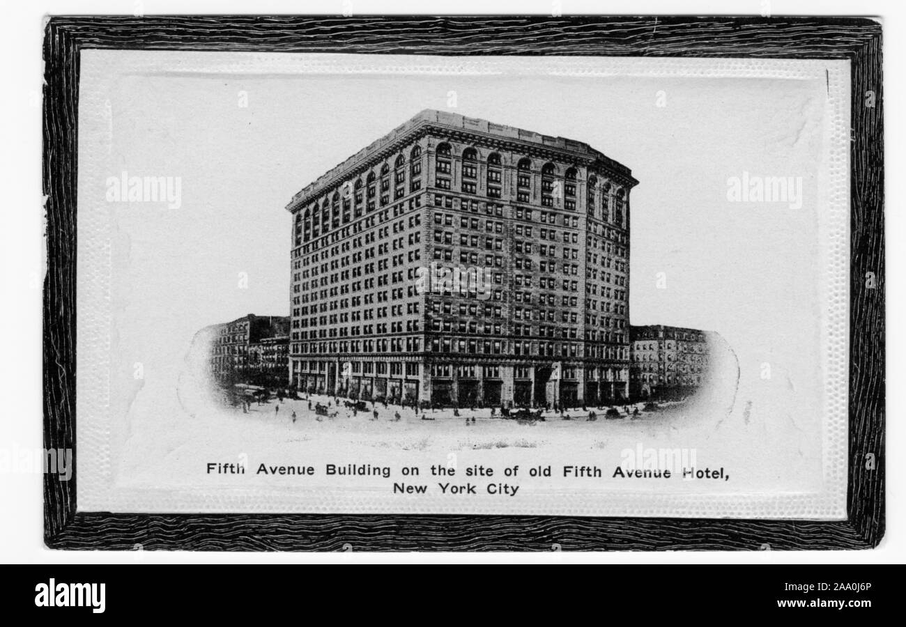 Cartolina inciso di un edificio sul sito di un antico hotel, Fifth Avenue, New York City, 1916. Dalla Biblioteca Pubblica di New York. () Foto Stock