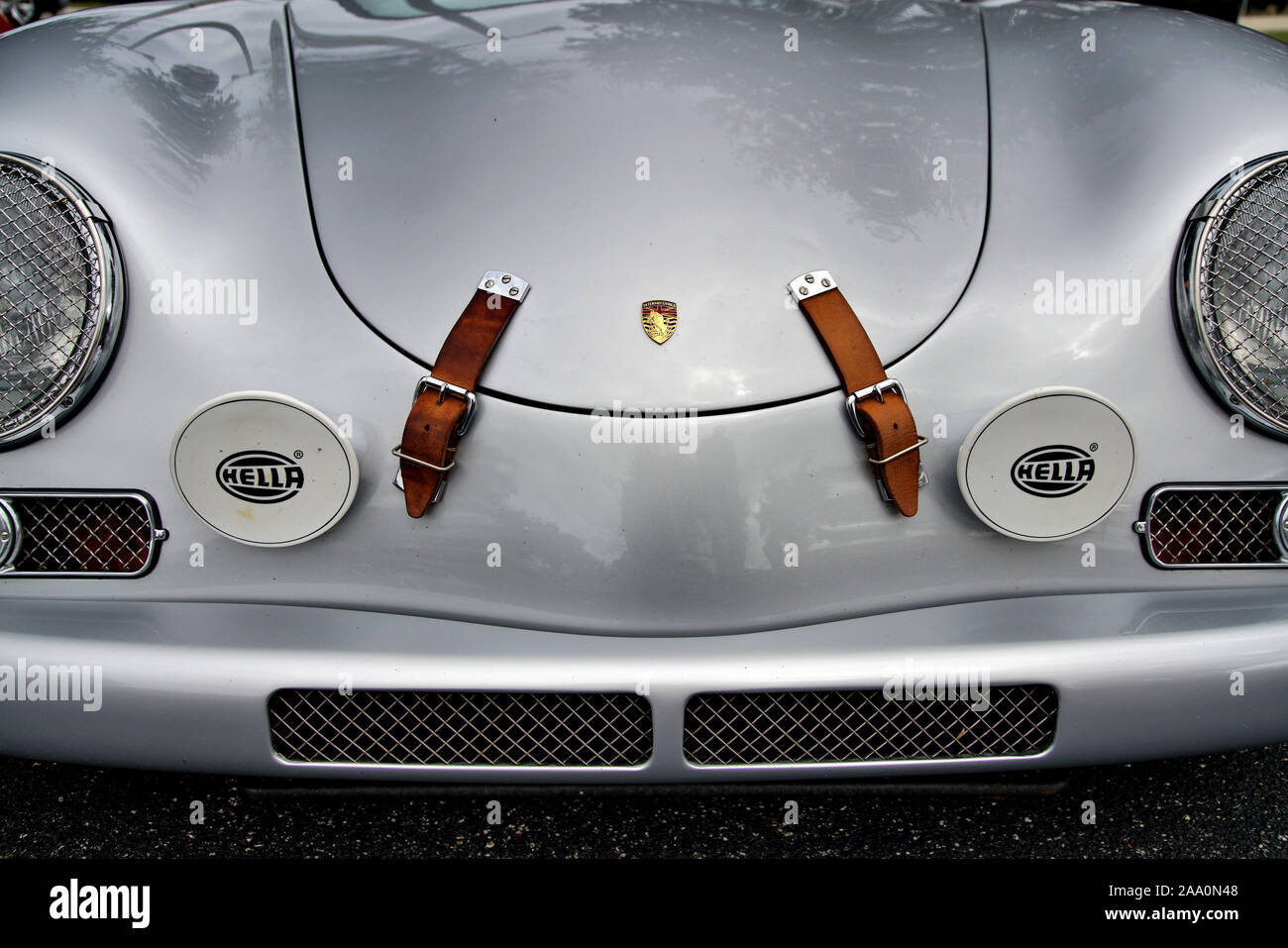 Vintage restaurati, classic e il muscolo auto sul display in corrispondenza di una automobile mostra in Punta Gorda, Florida Foto Stock