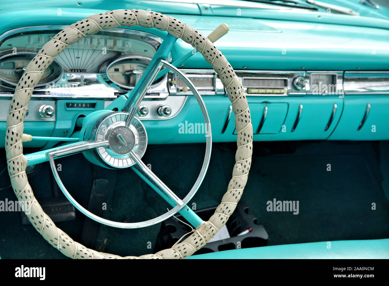 Vintage restaurati, classic e il muscolo auto sul display in corrispondenza di una automobile mostra in Punta Gorda, Florida Foto Stock