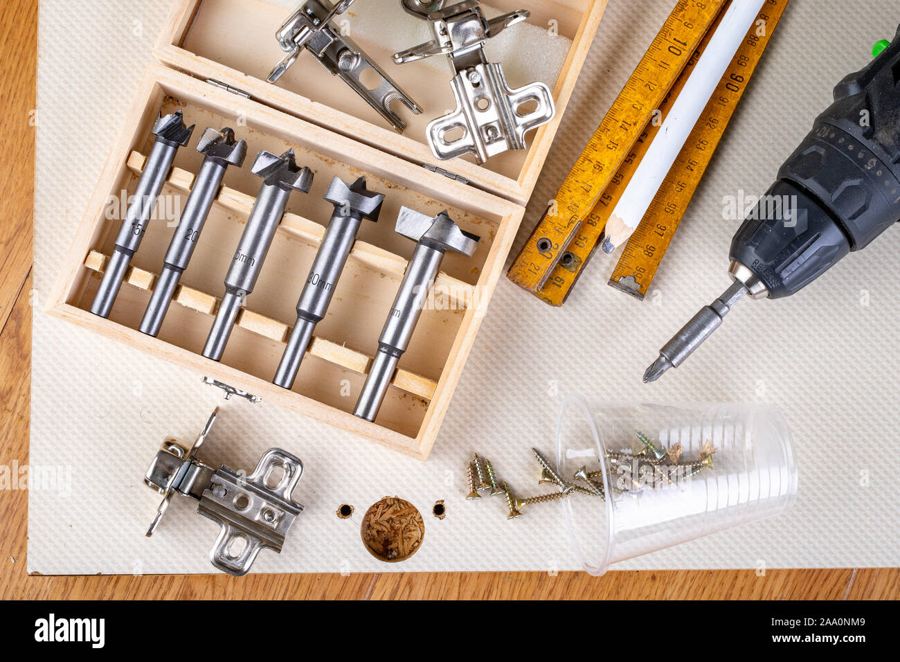 Set Di Chiavi In Acciaio Al Carbonio Per Regolare Le Cerniere Della Porta, Con 4 Dimensioni (15/18/21/25mm) Per Adattarsi Alle Cerniere Della Porta