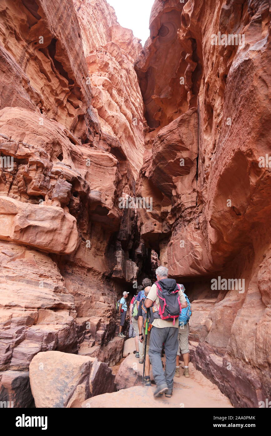 Canyon Di Jabal Khazali, Area Protetta Di Wadi Rum, Governatorato Di Aqaba, Giordania, Medio Oriente Foto Stock