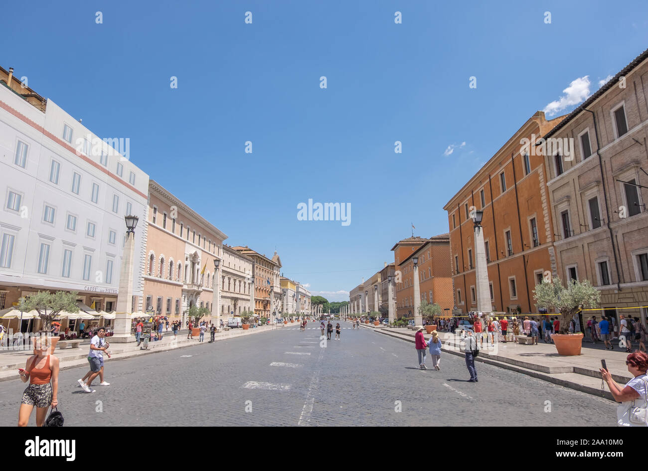 Roma, Italia - 14 Luglio: Via della Conciliazione sulla luglio 14, 2019. Via della Conciliazione (strada della conciliazione) è una strada di Roma. Si connette Foto Stock