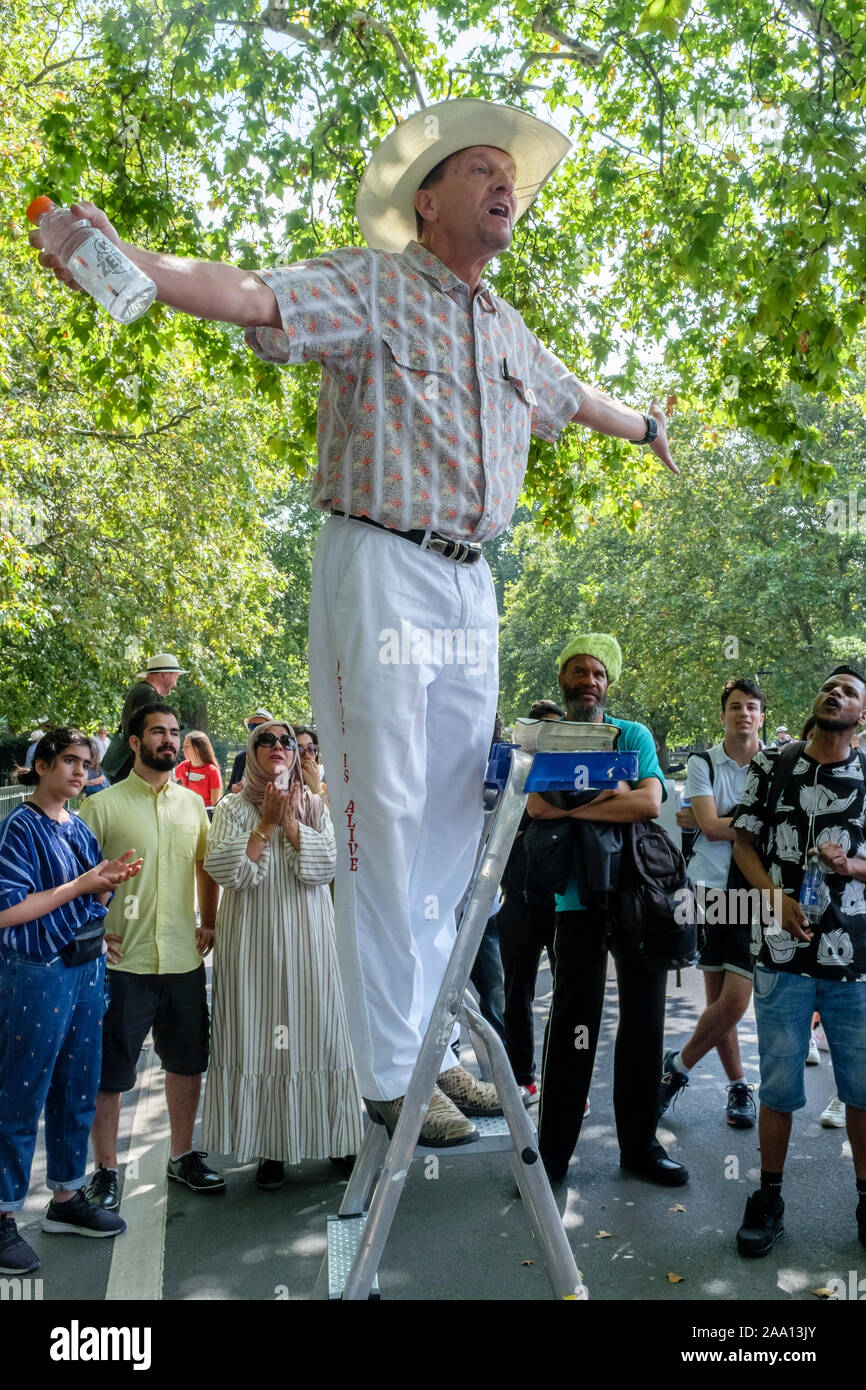 American, religiosa cristiana evangelista predica a Speakers' Corner, Hyde Park, London, Regno Unito Foto Stock