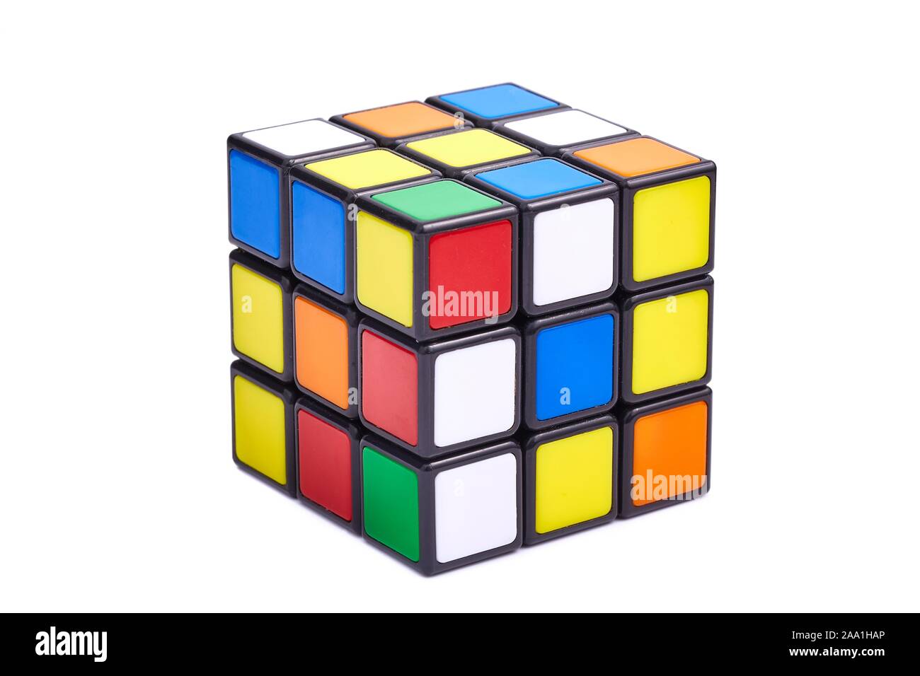 Cubo di Rubik su bianco Foto Stock