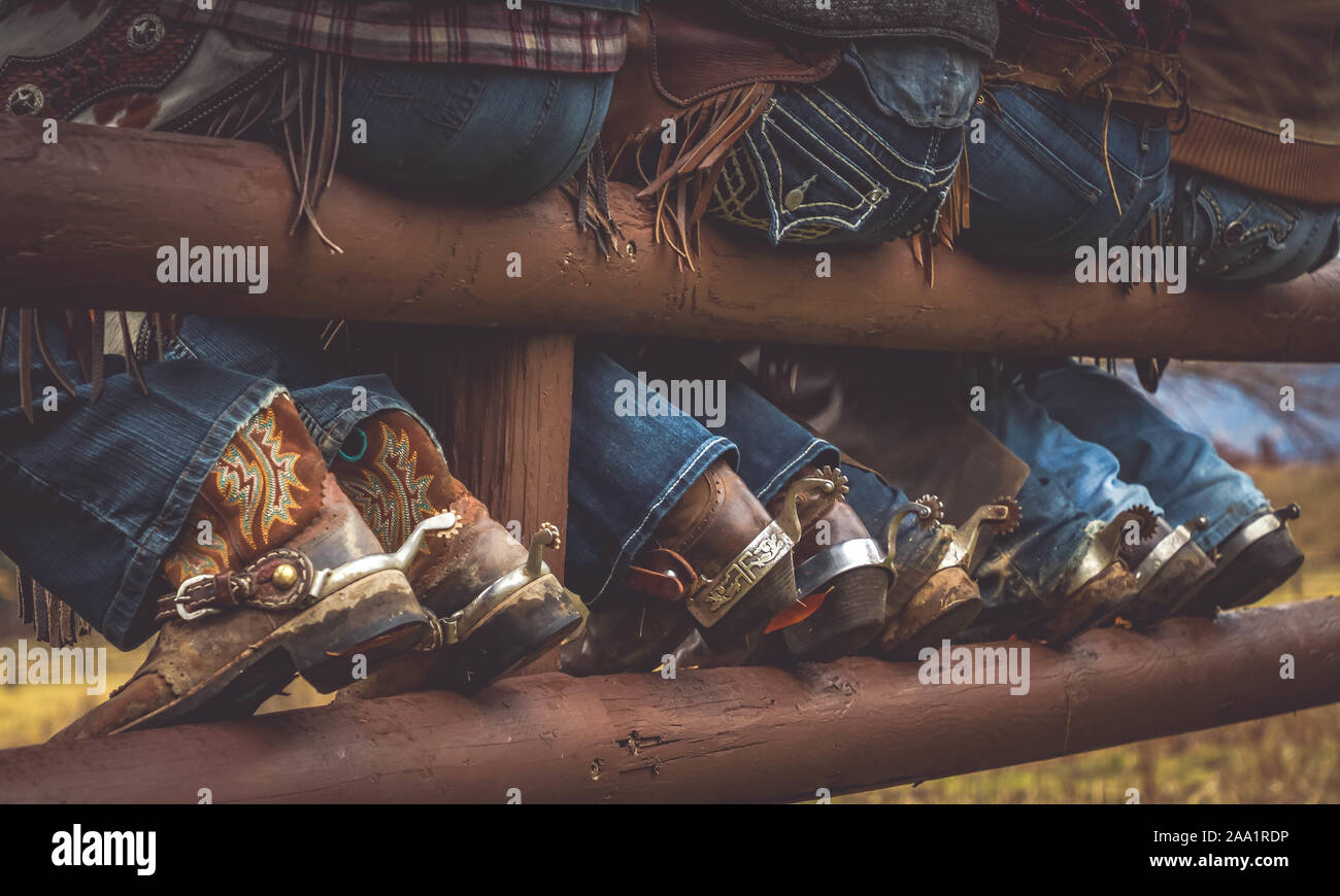 Scarpe da cowboy e spur su Lady Wranglers in Montana Foto Stock