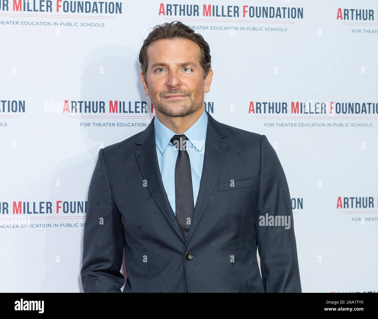 New York, NY - Novembre 18, 2019: Bradley Cooper assiste il 2019 Arthur Miller Foundation onori a Kimpton Hotel Foto Stock