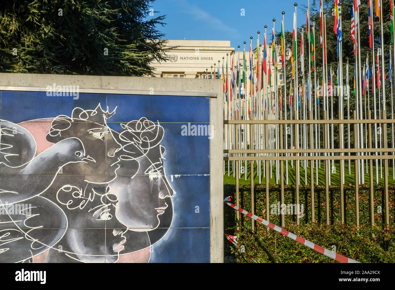 Il lato destro di Hans Erni di affresco sulla parete perimetrale del Palazzo delle Nazioni Unite a Ginevra, Svizzera Foto Stock