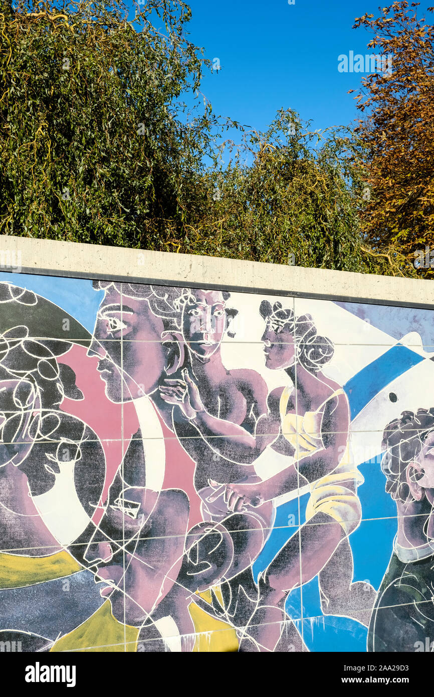 Il lato destro di Hans Erni di affresco sulla parete perimetrale del Palazzo delle Nazioni Unite a Ginevra, Svizzera Foto Stock