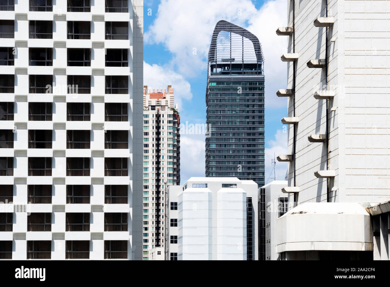 Il lusso moderno e costoso condominio, appartamento o edificio per uffici sono in crescita nel settore immobiliare industria alloggio per supportare nuovi ricchi di busine Foto Stock