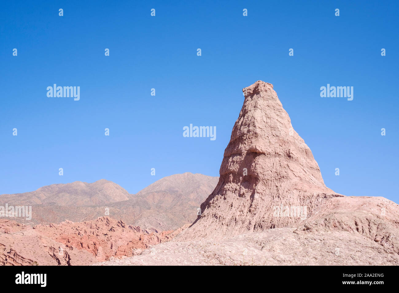 Formazione geologica denominata El Obelisco (l'Obelisco) presso la Quebrada de las Conchas, Cafayate, Argentina Foto Stock