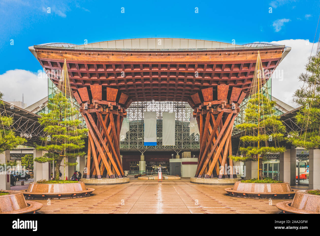 Il tamburo Tsuzumi Gate a Stazione di Kanazawa Foto Stock