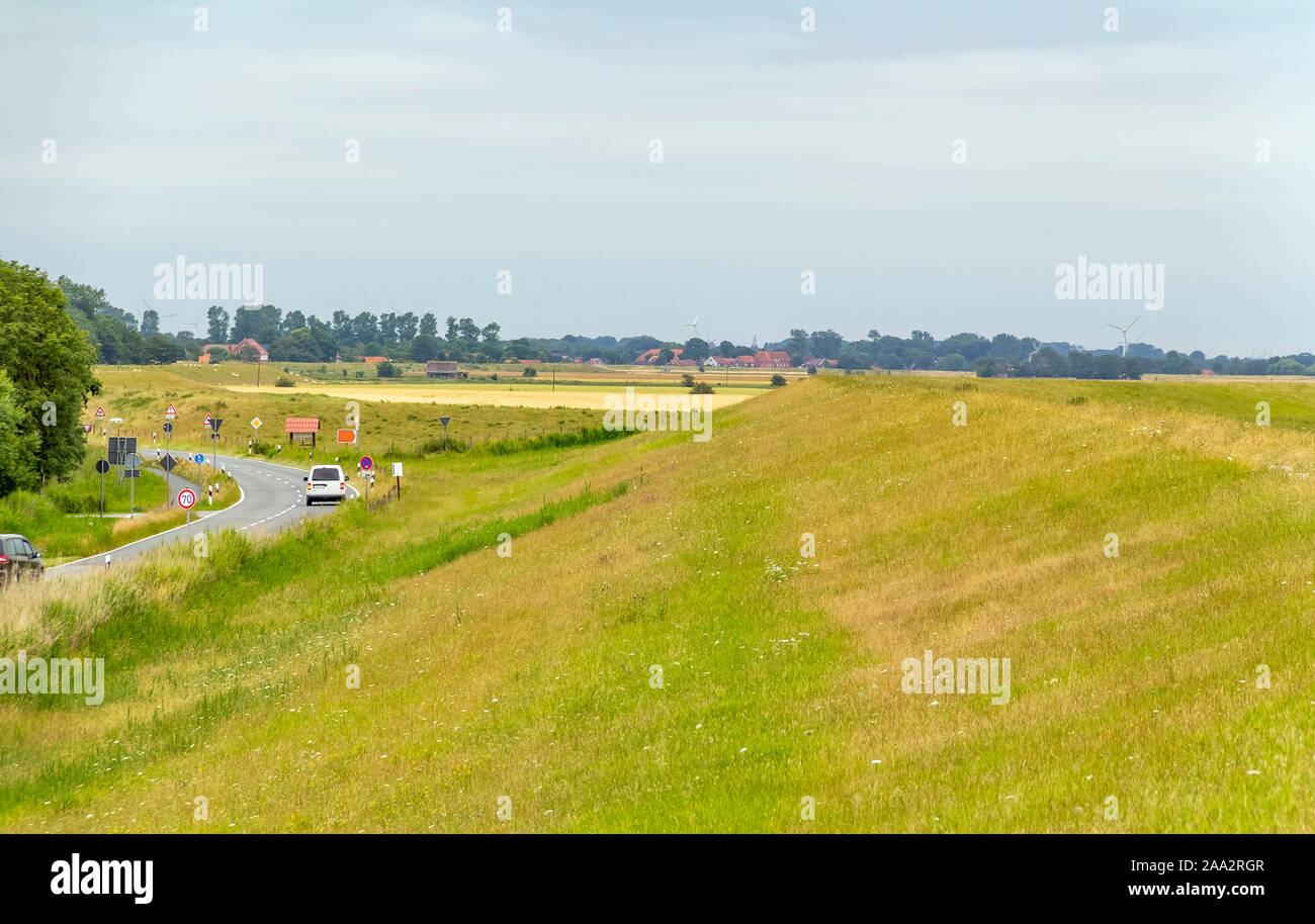 Argine scenario in Frisia orientale, un'area in Germania settentrionale Foto Stock