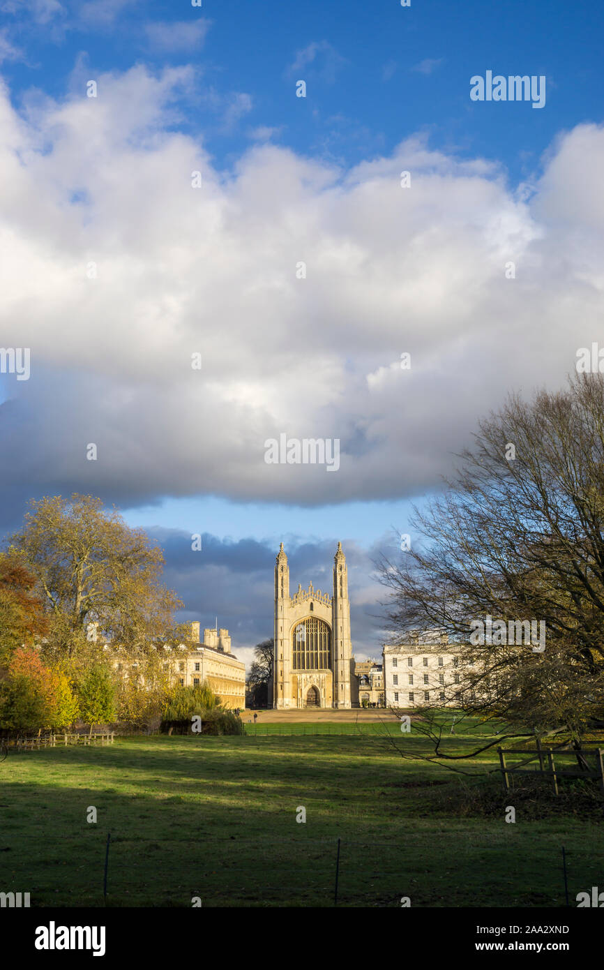 Il Kings College e la cappella con Clare College nel tardo pomeriggio di sole autunnale 2019 Foto Stock