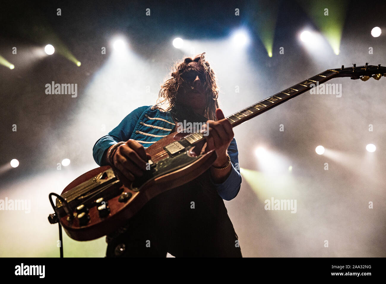 Copenhagen, Danimarca. Xviii Nov, 2019. La American rock band Greta Van Fleet esegue un concerto dal vivo a KB Hallen di Frederiksberg. Qui il chitarrista Jake Kiszka è visto dal vivo sul palco. (Photo credit: Gonzales foto/Peter/Troest Alamy Live News). Foto Stock