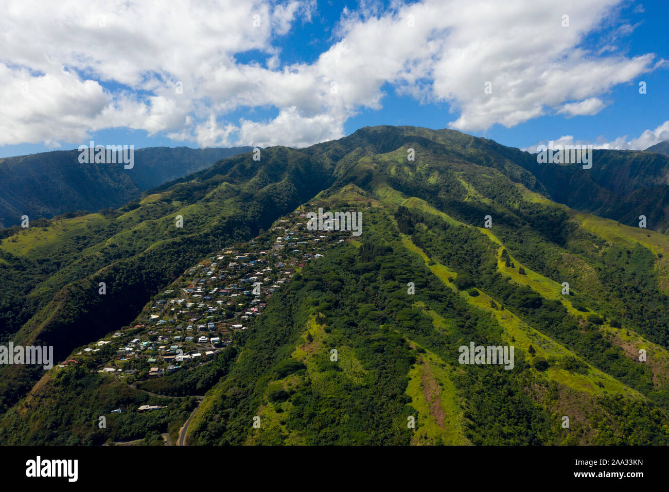 Vista aerea della costa ovest di Tahiti, Tahiti, Polinesia Francese Foto Stock