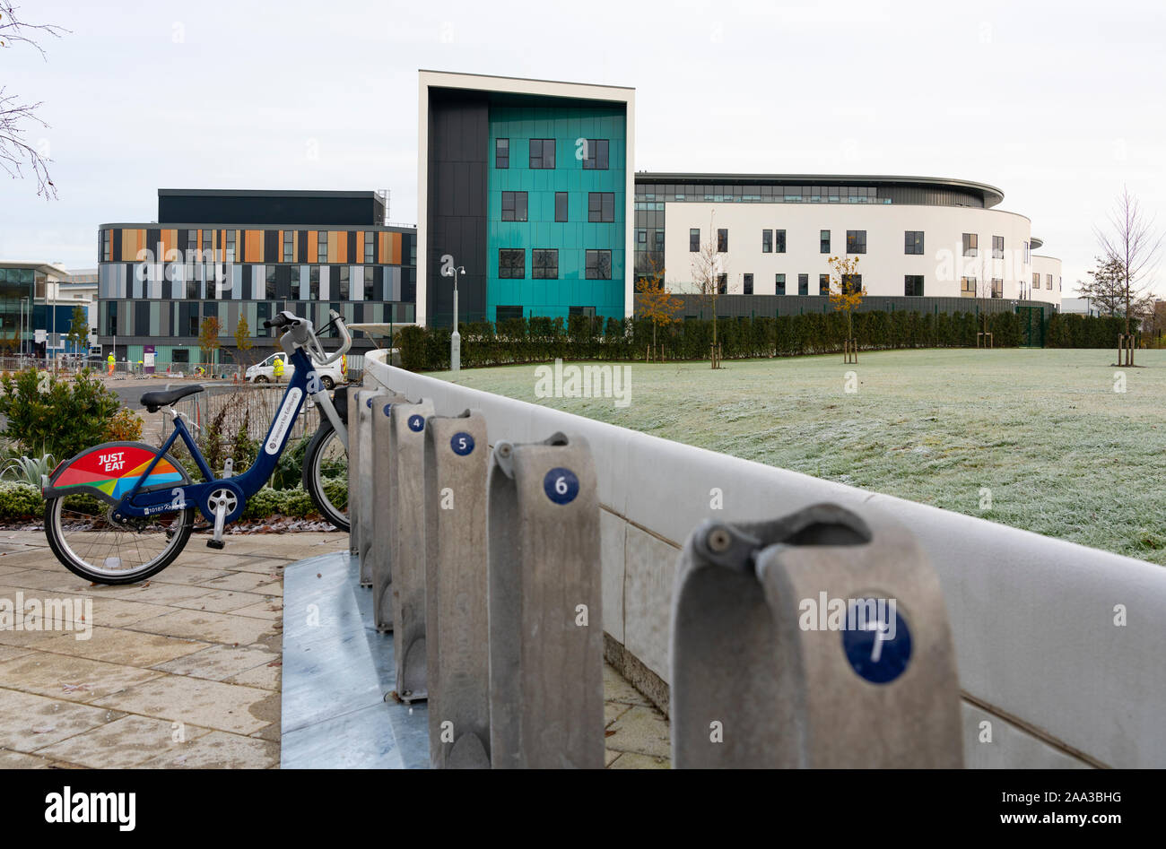 Vista esterna del nuovo controverso incompiuto e molto ritardata NHS Royal Ospedale per i bambini e i giovani a Edimburgo, Scozia, Regno Unito Foto Stock