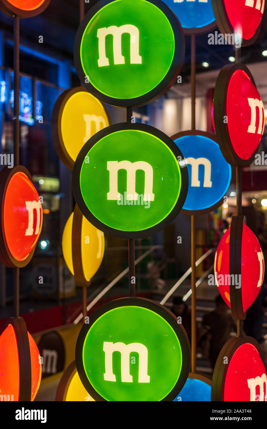 M&M'S World London, il più grande del mondo di candy store su Leicester Square nel centro di Londra Foto Stock