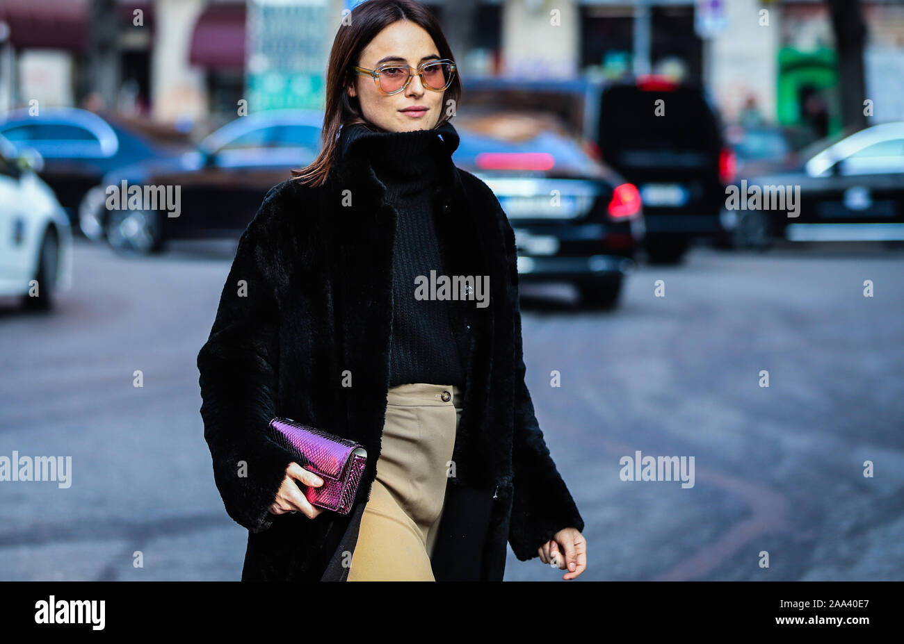 Milano, Italia - 21 Febbraio 2019: Lena Lademann sulla strada durante la settimana della moda di Milano. Foto Stock