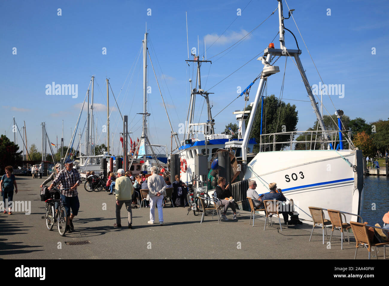 Barche da pesca nel porto di Niendorf / Mar Baltico, Timmendorfer Strand, Schleswig Holstein, Germania Foto Stock