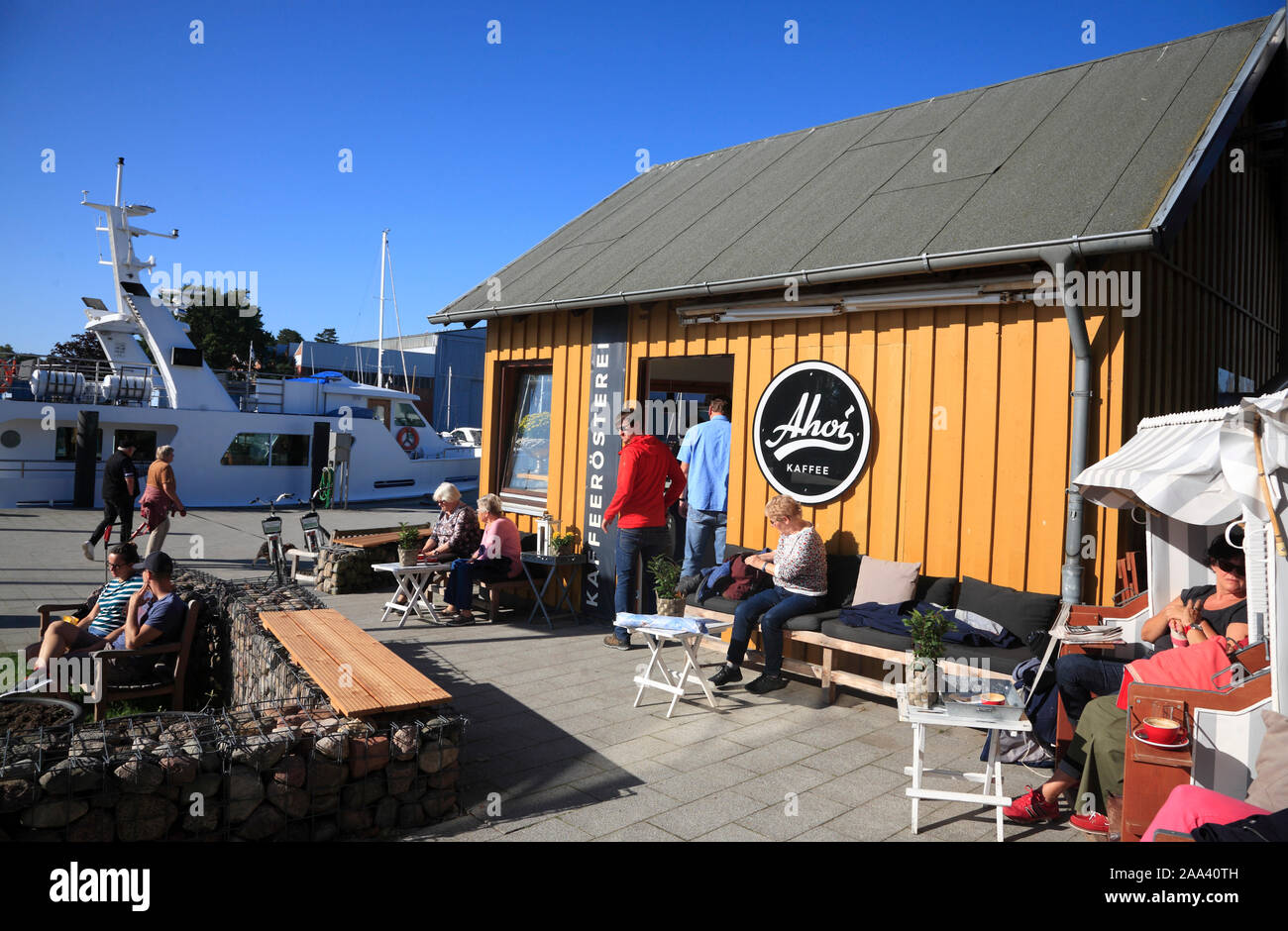 Cafe AHOI nel porto di Niendorf / Balic Mare, Timmendorfer Strand, Schleswig-Holstein, Germania Foto Stock
