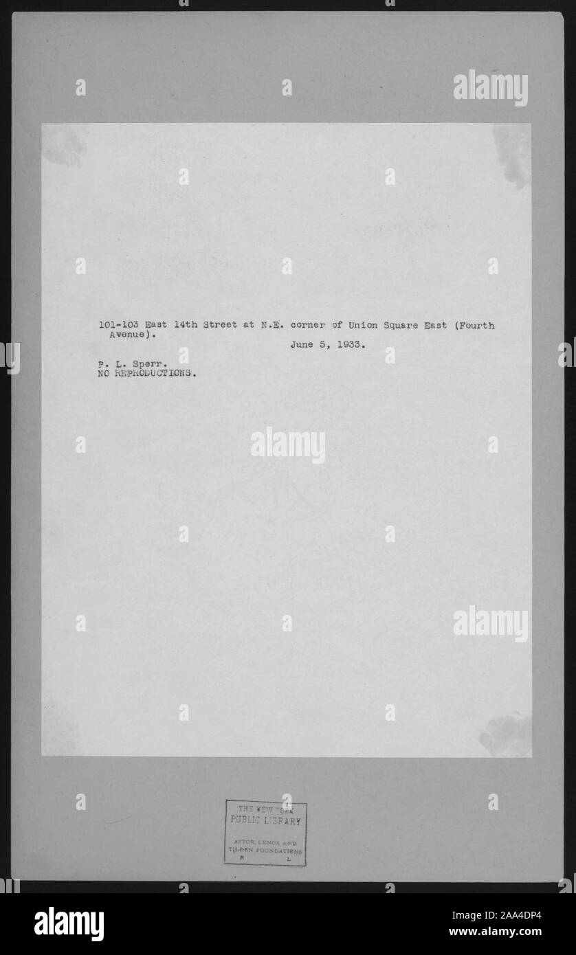 Viste di Cazenovia e vicinanze, compresi cityscapes, vedute dei laghi, dei naviganti, Dieci motivi Eycks, Chittenango Falls, Perryville cade, e un gruppo di teatro vestita in Medio Oriente i costumi. Alcune visualizzazioni duplicate. Include le vedute di Mather & Lyon, E. G. saldare & Figlio e A. A. Johnson. Robert Dennis raccolta di vista stereoscopica. Titolo ideato da cataloger.; Albany Street, vista d'inverno. Foto Stock