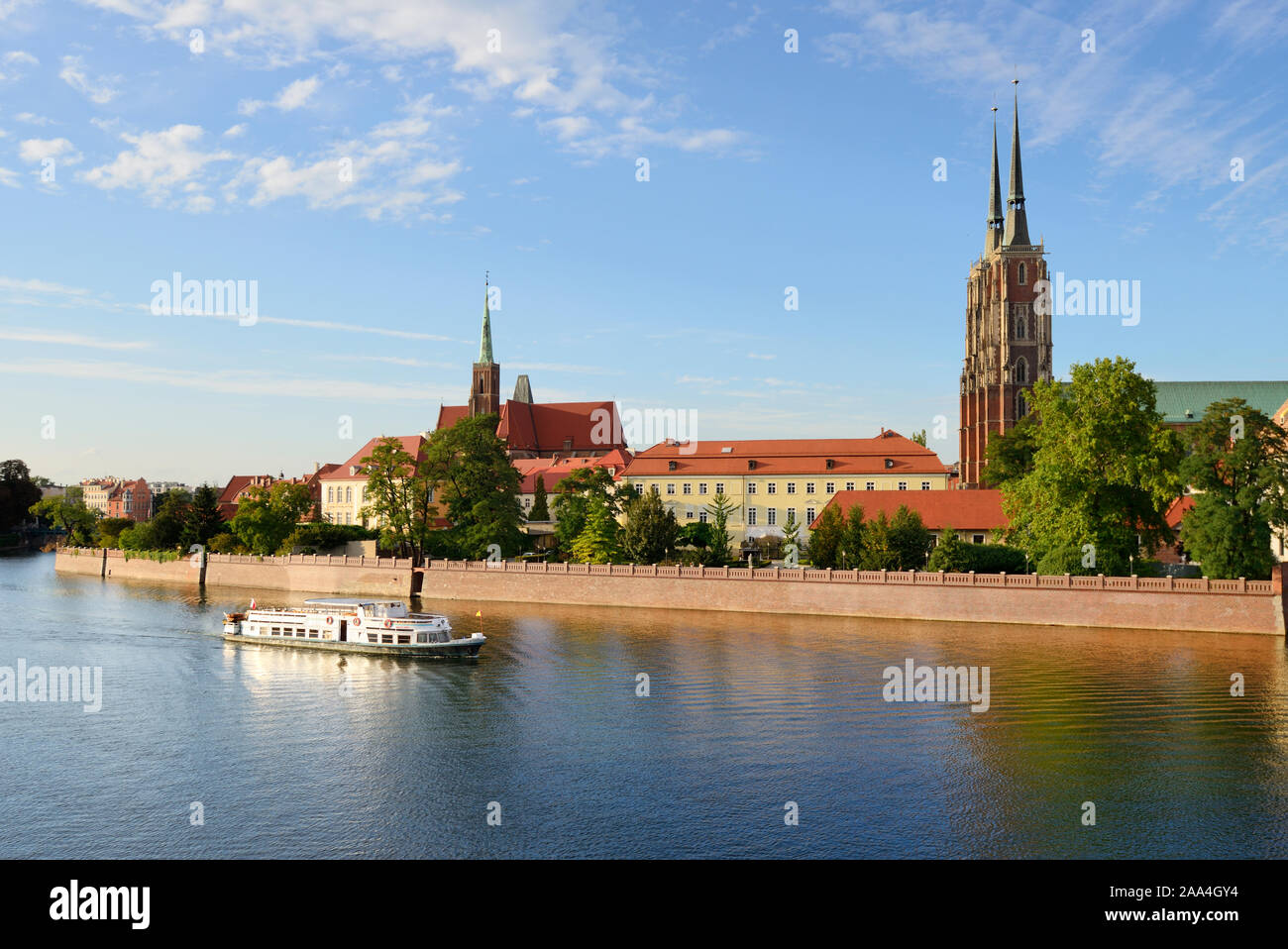 Il Ostrow Tumski district (Cattedrale isola) e il fiume Oder. Wroclaw, Polonia Foto Stock