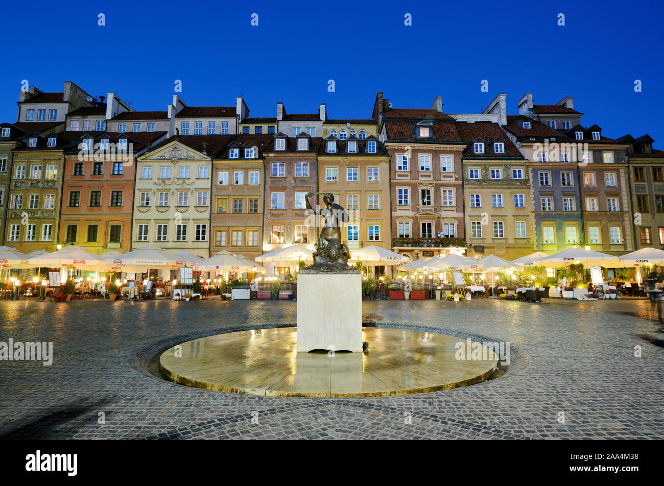 La vecchia piazza del mercato (Rynek) a Varsavia, un sito Patrimonio Mondiale dell'Unesco. Polonia Foto Stock