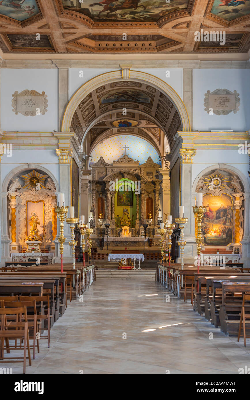 Il la chiesa parrocchiale di San Giorgio interno a Pirano, Slovenia, l'Europa. Foto Stock
