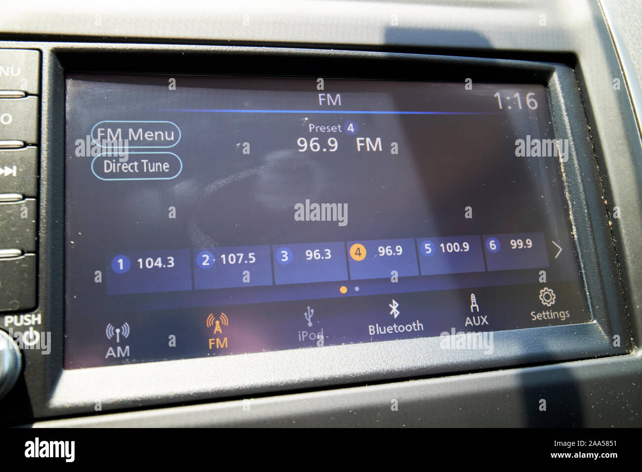 Comandi a sfioramento per radio FM in auto in Florida usa Foto Stock