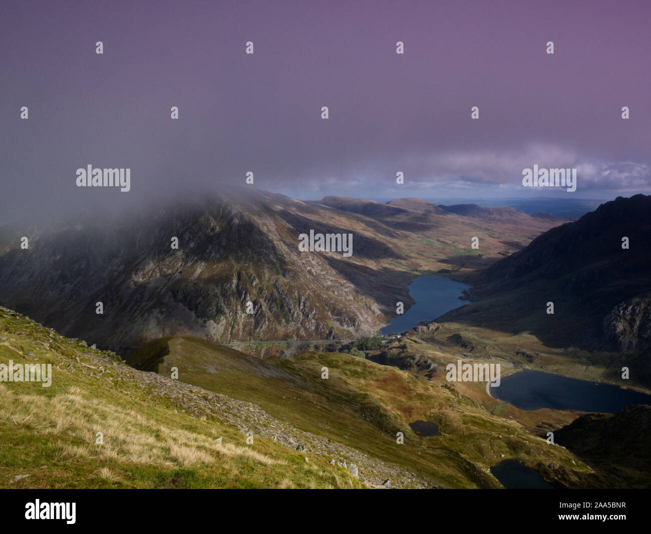 Welsh hills nel parco nazionale di Snowdonia da y garn vicino a lynn idwal Foto Stock