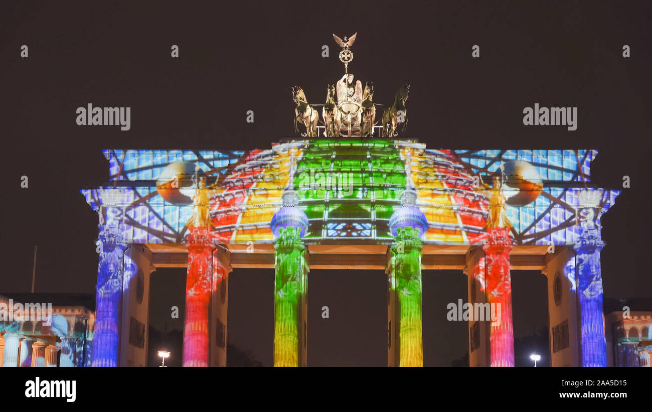 Berlino, Germania Ottobre 7, 2017: Porta di Brandeburgo durante un festival di Berlino Foto Stock