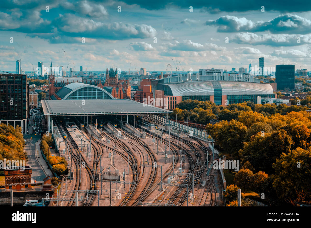 Dalla stazione ferroviaria di King's Cross in London Borough of Camden, aperta per la prima volta nel 1852 Foto Stock