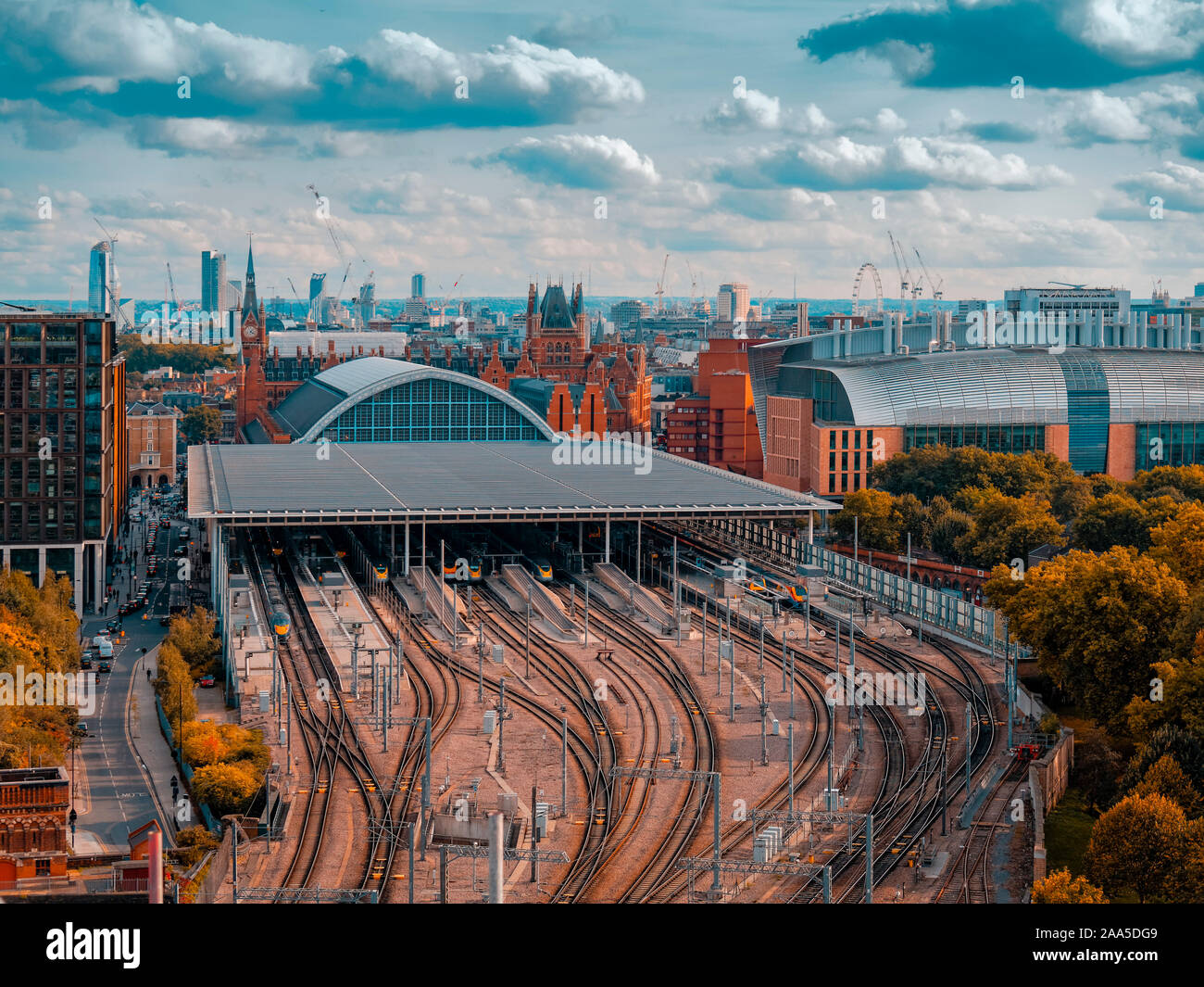 Dalla stazione ferroviaria di King's Cross in London Borough of Camden, aperta per la prima volta nel 1852 Foto Stock