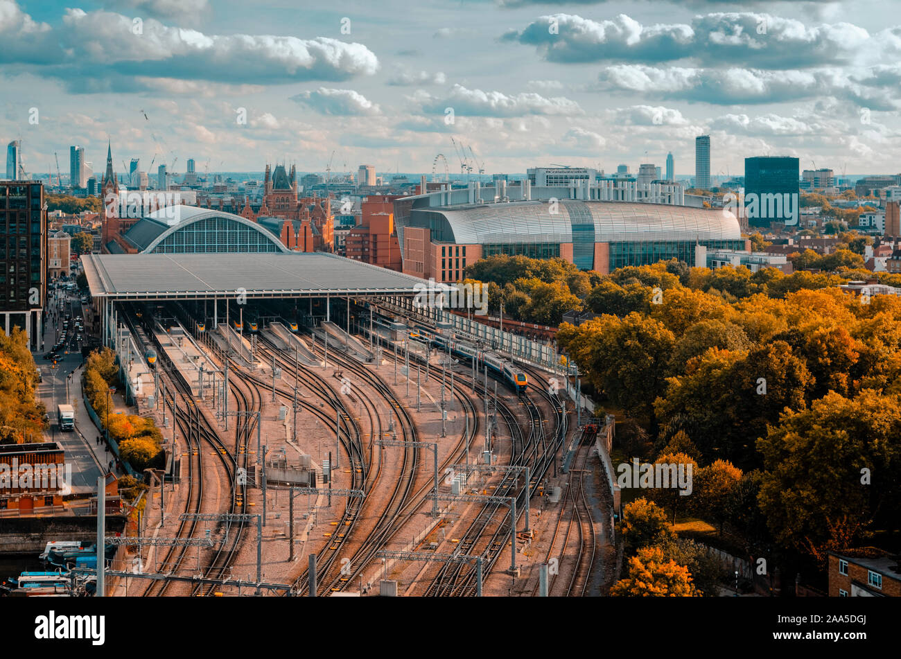 Dalla stazione ferroviaria di King's Cross in London Borough of Camden, aperta per la prima volta nel 1852 Foto Stock