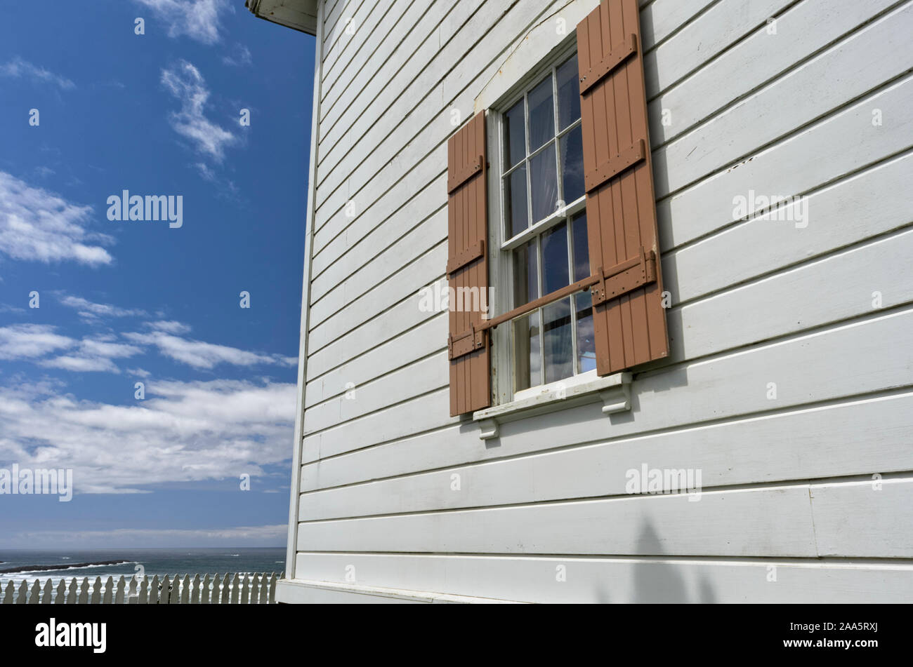 O: Lincoln County, Pacific Coast, Newport Area, Yaquina Bay Lighthouse. Vista del faro; dettaglio, finestra. [Chiedete per #278.093]. Foto Stock