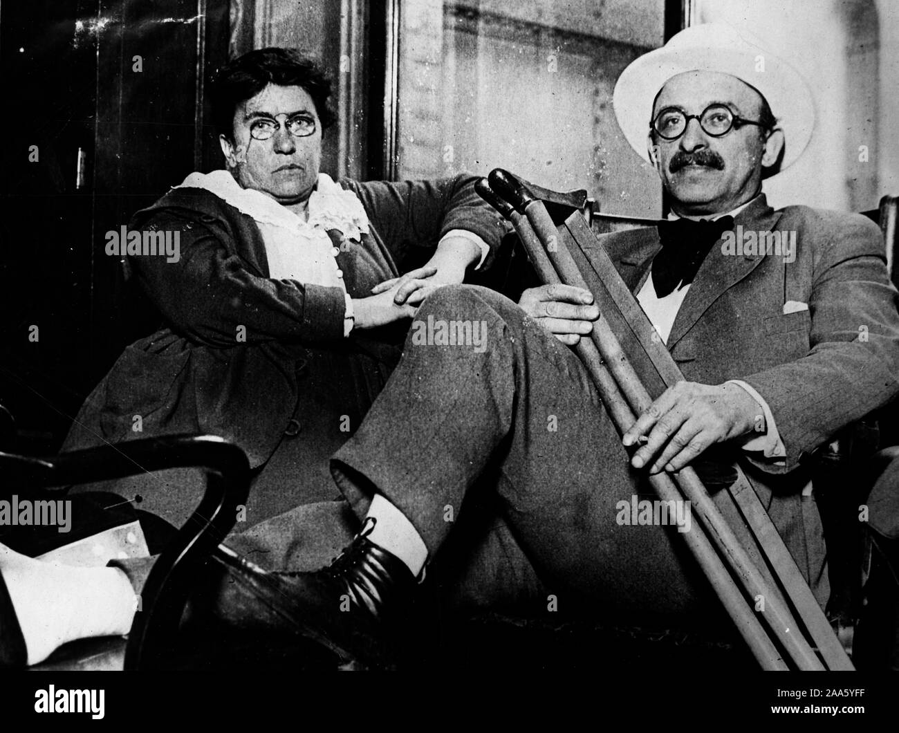 Emma Goldman, anarchico e disturbatore, e il suo sempre più presente aiuto, Alexander Berkman, chi è socialista anarchico, e guasto generale maker che, insieme, sono stati arrestati e condannati per ostacolare il progetto di ca. 1918 Foto Stock