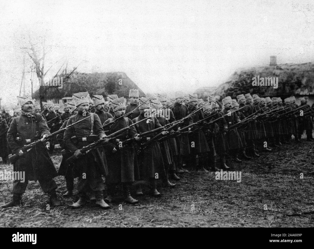 La Repubblica di Ukrainia costituisce il proprio esercito. Truppe appartenenti a ucraino prima divisione ca. 1918-1919 Foto Stock