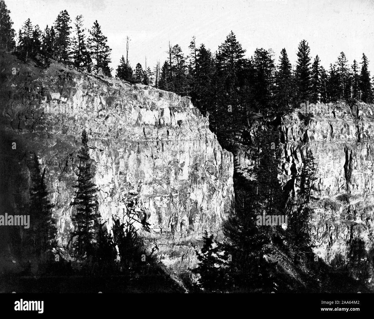 Chasm off il carro road - British Columbia ca. 1867 o 1868 credit: UBC Library Foto Stock