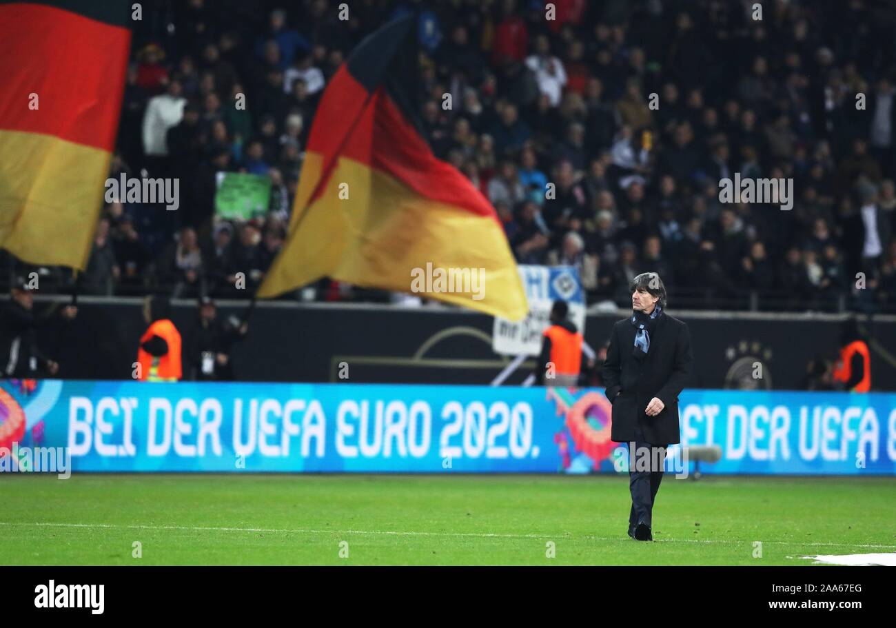 Francoforte, Deutschland. Xix Nov, 2019. firo: 19.11.2019, football, calcio, nazionale Team Germany, UEFA, qualificazioni del Campionato Europeo 2020, qualificazioni europee 2020, qualificatore europea, GER, Germania - NIR, Irlanda del Nord 6: 1 GER Bundescoach, pullman, autobus, Jogi Joachim bassa, Loew, all'UEFA Euro 2020, pista, bandiera | Utilizzo di credito in tutto il mondo: dpa/Alamy Live News Foto Stock