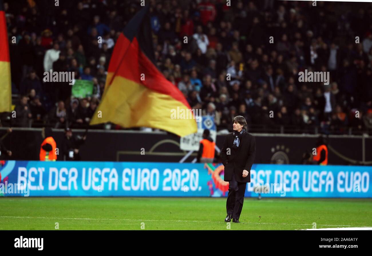 Francoforte, Deutschland. Xix Nov, 2019. firo: 19.11.2019, football, calcio, nazionale Team Germany, UEFA, qualificazioni del Campionato Europeo 2020, qualificazioni europee 2020, qualificatore europea, GER, Germania - NIR, Irlanda del Nord 6: 1 GER Bundescoach, pullman, autobus, Jogi Joachim bassa, Loew, all'UEFA Euro 2020, pista, bandiera | Utilizzo di credito in tutto il mondo: dpa/Alamy Live News Foto Stock