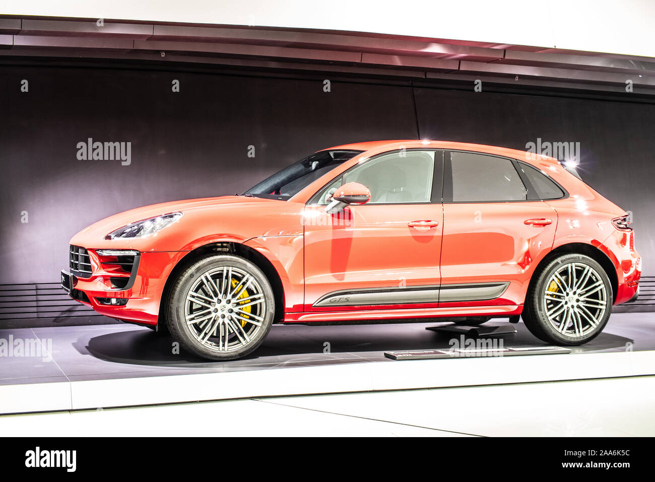 Stoccarda, Germania, Sep 2019 Porsche Macan GTS 2015 a Stoccarda Porsche Museum, a cinque porte lusso crossover utility vehicle CUV prodotta da Porsche Foto Stock