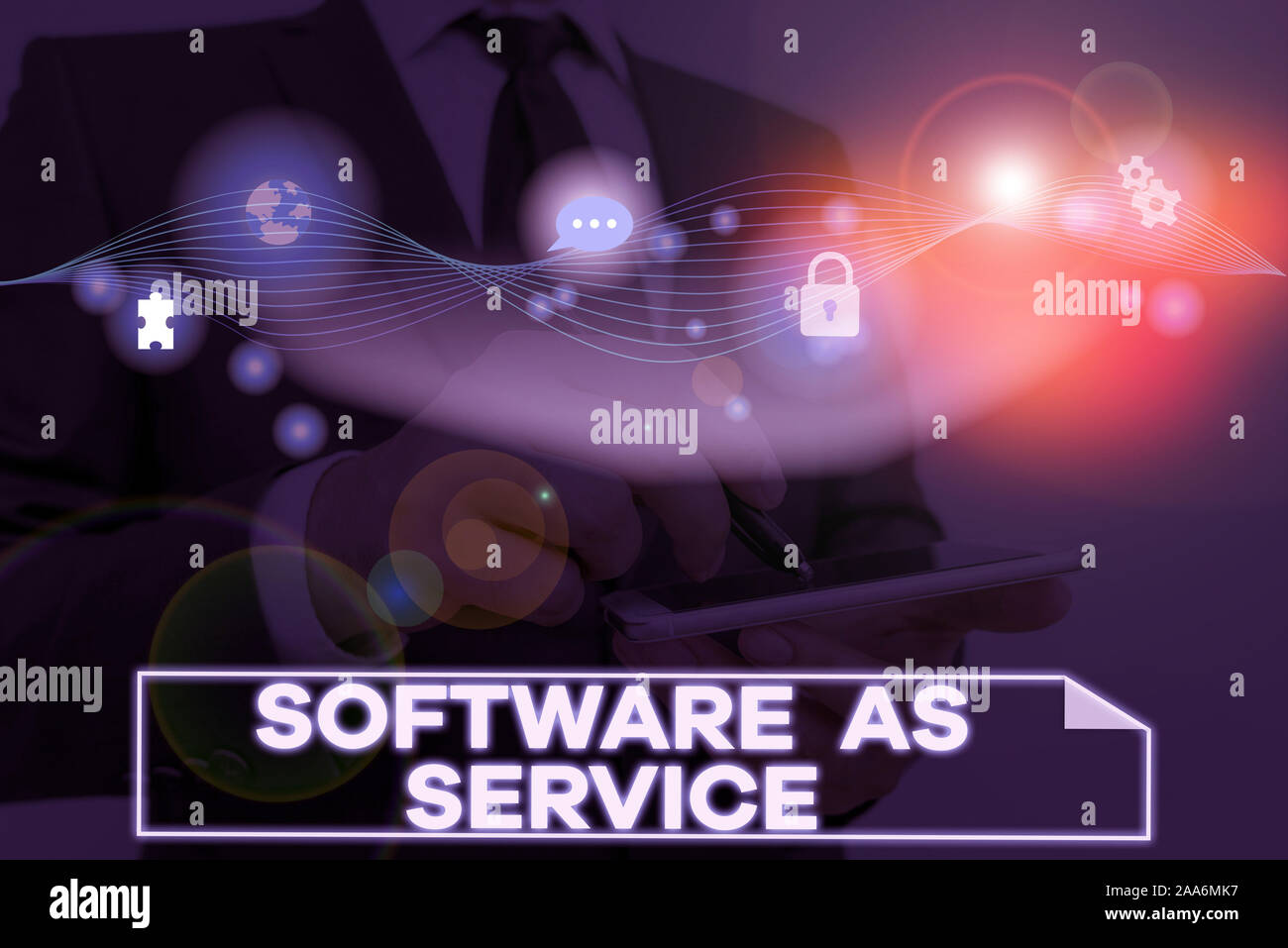 Mano concettuale che mostra la scrittura di software come servizio. Concetto significato su Deanalysisd con licenza su abbonamento e ospitati centralmente Foto Stock