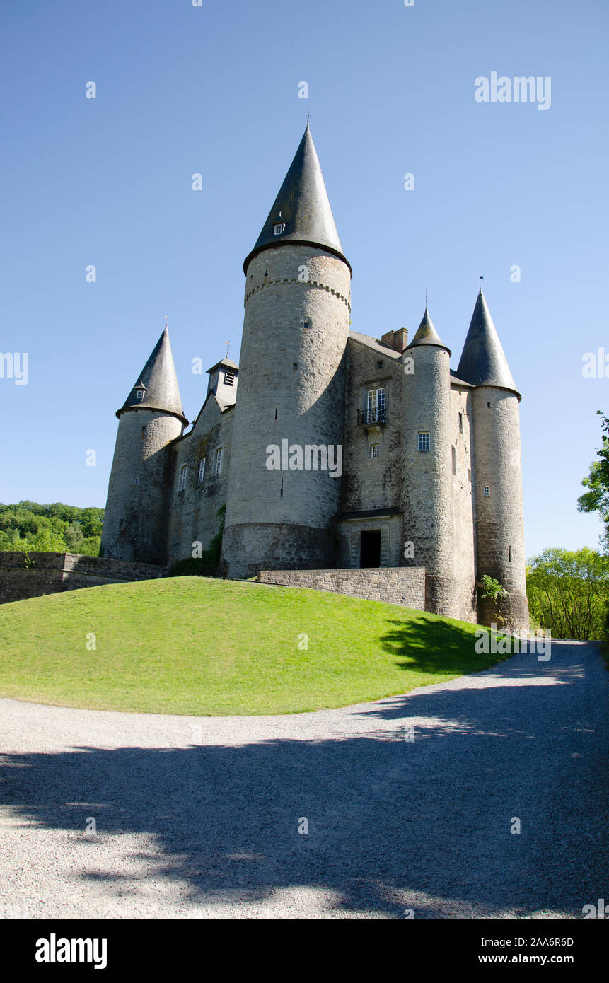 Il Castello di Vêves, al di fuori del villaggio di Celles, in provincia di Namur, Belgio, Europa Foto Stock