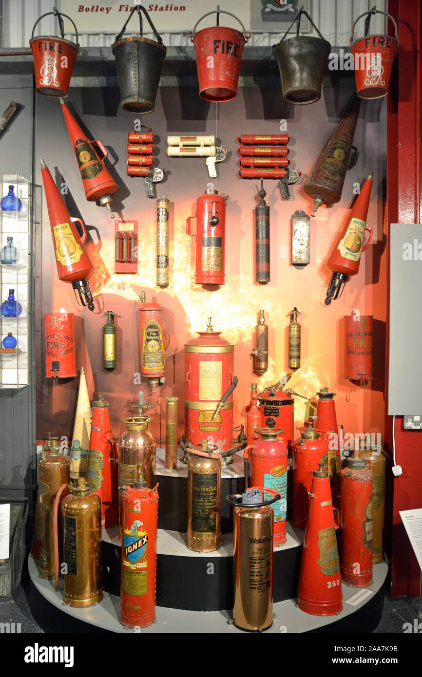 La polizia e i vigili del fuoco di raccolta del patrimonio, Solent Sky Museum, Southampton, Hampshire, Regno Unito Foto Stock