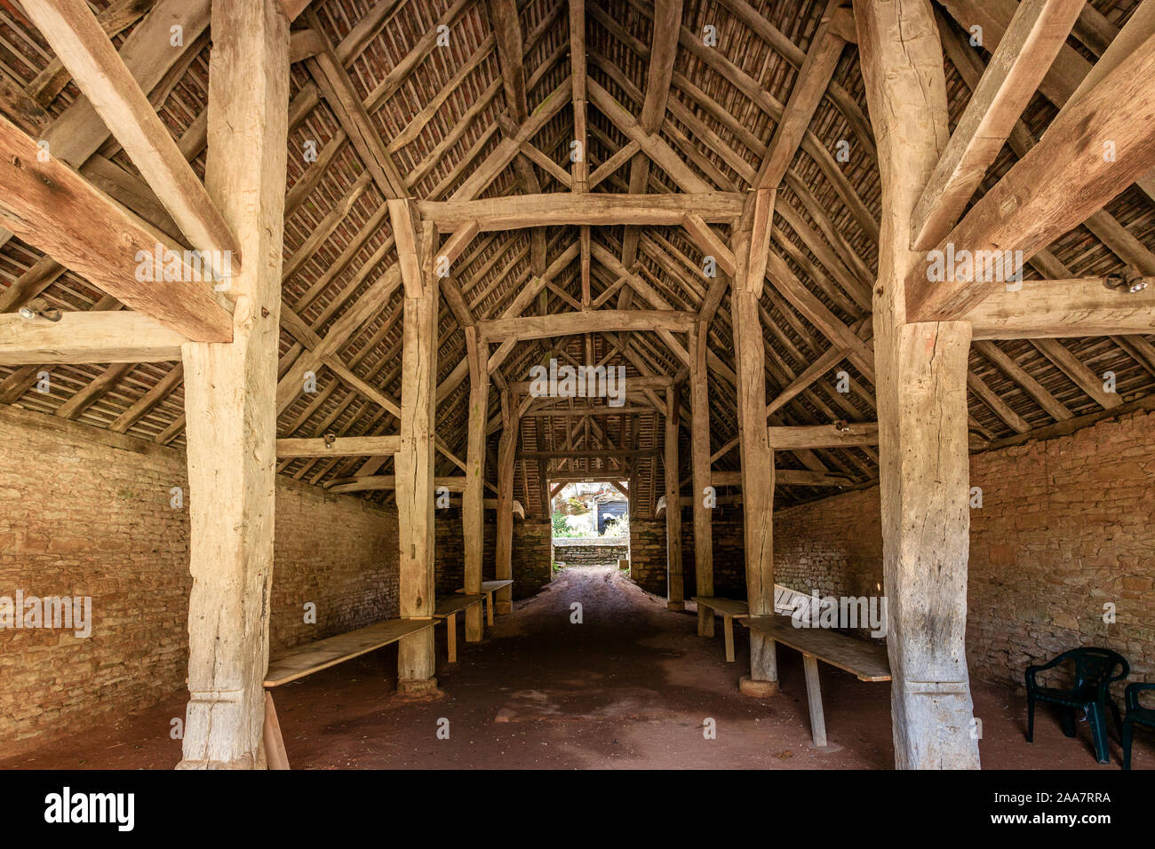 Francia, Saône et Loire, Martailly les Brancion, Brancion, il mercato coperto e il telaio in legno // Francia Saône-et-Loire (71), Martailly-lès-Brancion, Foto Stock