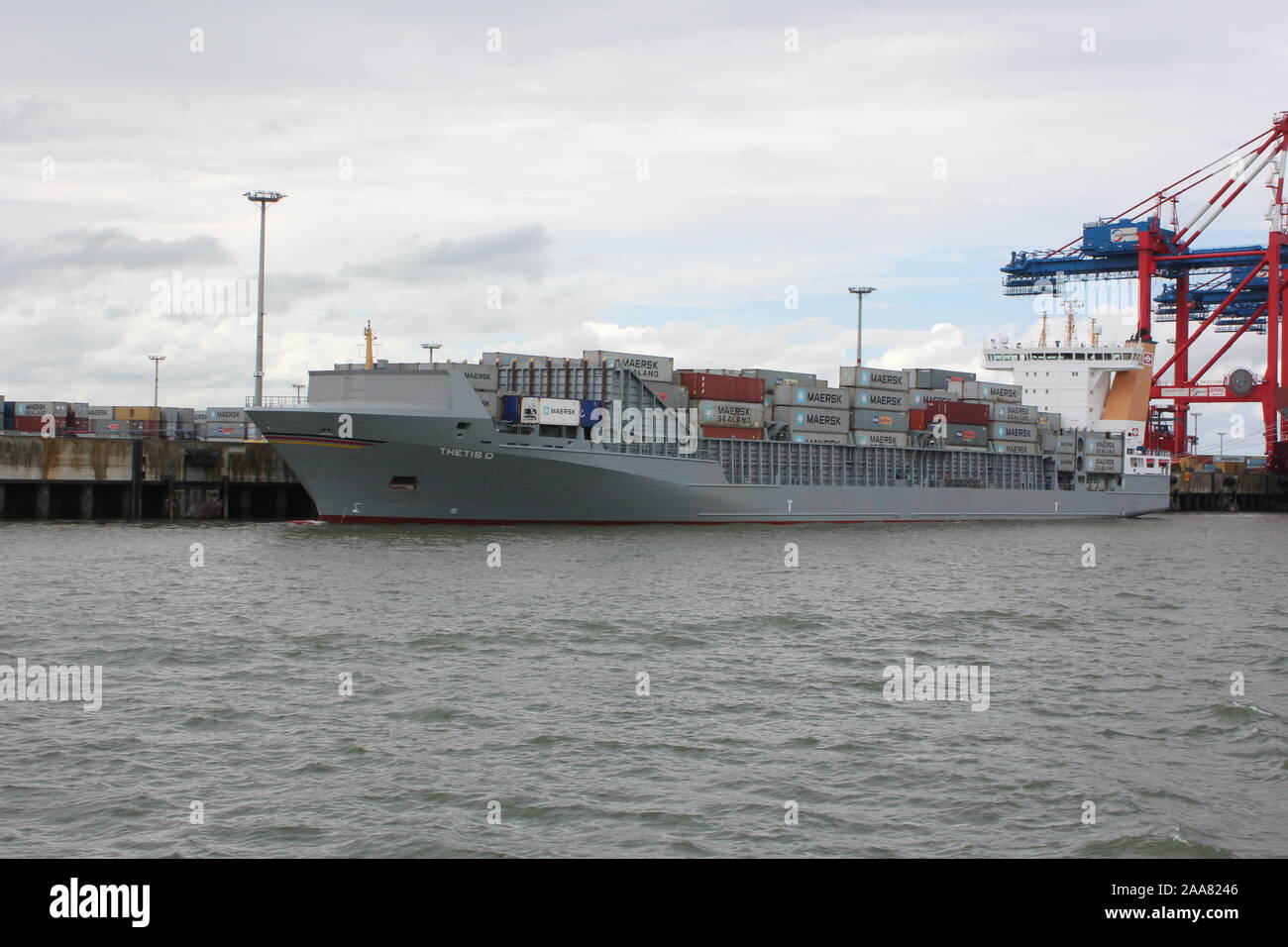 Contenitore nave THETIS D ormeggiato a Wilhelmshaven, Germania Foto Stock