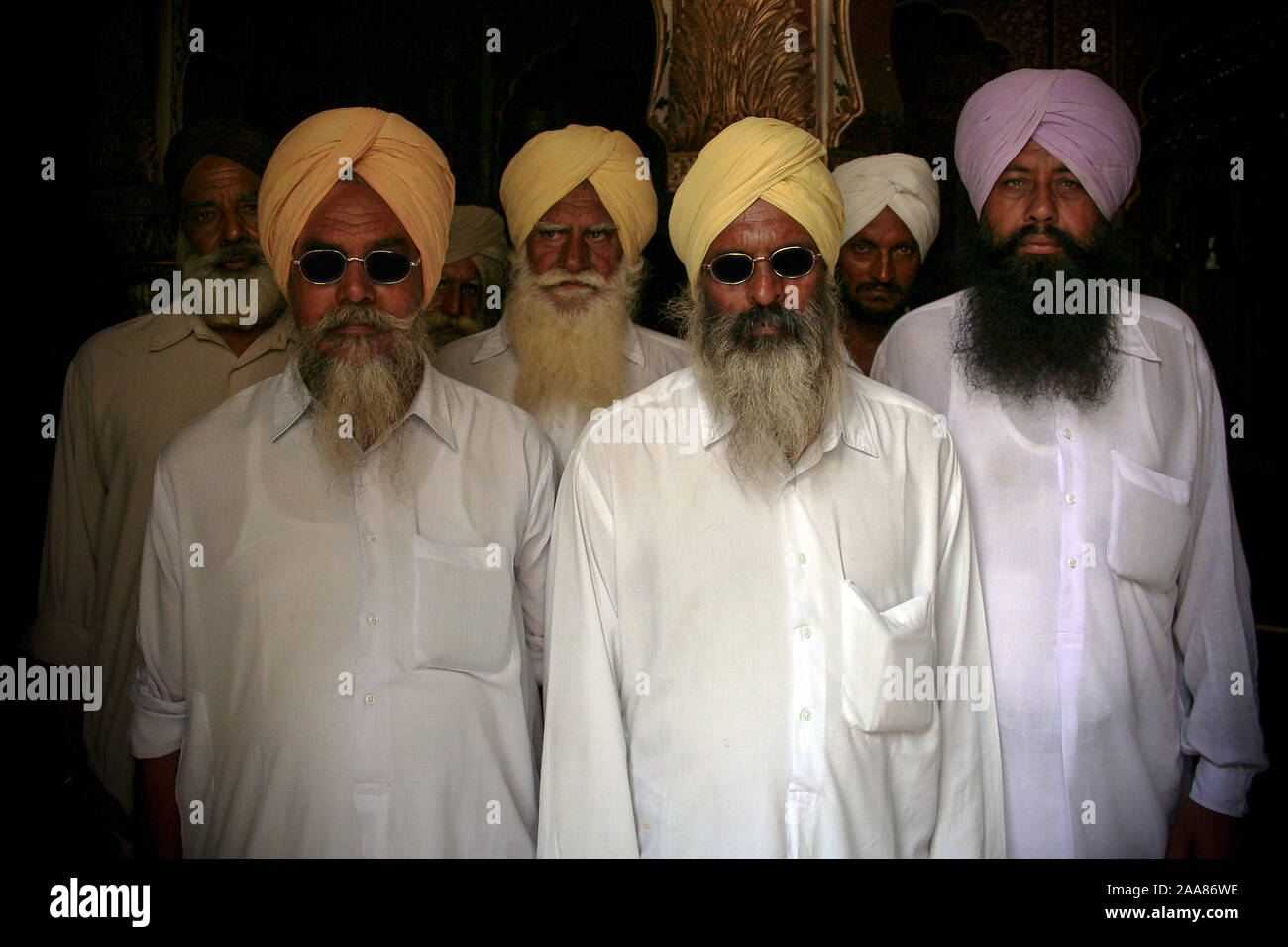 Bikaner, Rajasthan, India: ritratto di un gruppo di Indiani Sikh visitando gli uomini Junagarh Fort Foto Stock